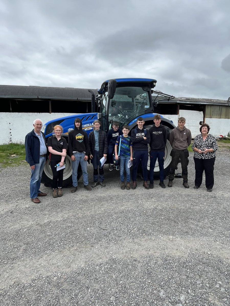 SeanMcKeon1973's tweet image. Leitrim @IFAmedia in association with @FRSTraining @fbd_ie Drumshanbo Mart, and Wilson Farm Machinery Balinamore, as part of #FarmSafetyWeek hosted teenager tractor safety training.