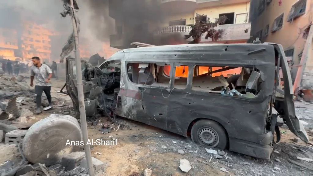 ZainAbbadi11's tweet image. 🚨 Journalist Anas Al-Sharif @AnasAlSharif0 :
10 martyrs, including 6 children and a paramedic, and dozens injured as a result of an “israeli” bombing targeting a house in the Intelligence area northwest of Gaza City.