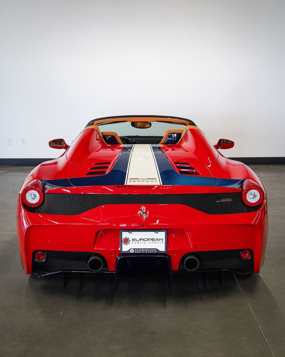 duPontREGISTRY's tweet image. 2015 Ferrari 458 Speciale Aperta | Asking Price: $1,799,800
This lightweight Ferrari, limited to just 499 units, is presented in Rosso Corsa loaded with Blue carbon fiber throughout!