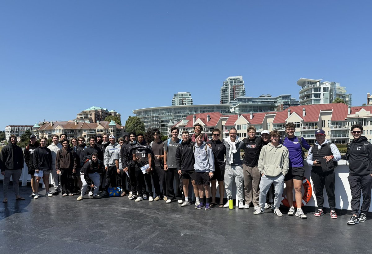 CorvKnights's tweet image. The Knights are in route to 🇨🇦. First stop is beautiful Victoria and then it's off to Nanaimo where Corvallis visits for the first time to battle the NightOwls in @WCLBaseball action. First pitch tonight is 6:35 pm at Serauxmen Stadium. @MEPOSU is calling the game on 1240 AM.