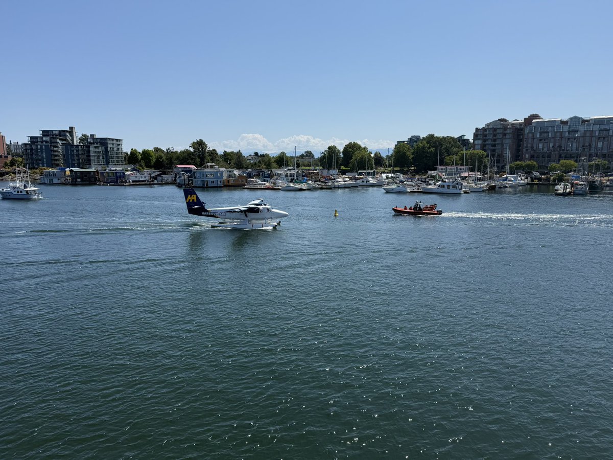 CorvKnights's tweet image. The Knights are in route to 🇨🇦. First stop is beautiful Victoria and then it's off to Nanaimo where Corvallis visits for the first time to battle the NightOwls in @WCLBaseball action. First pitch tonight is 6:35 pm at Serauxmen Stadium. @MEPOSU is calling the game on 1240 AM.