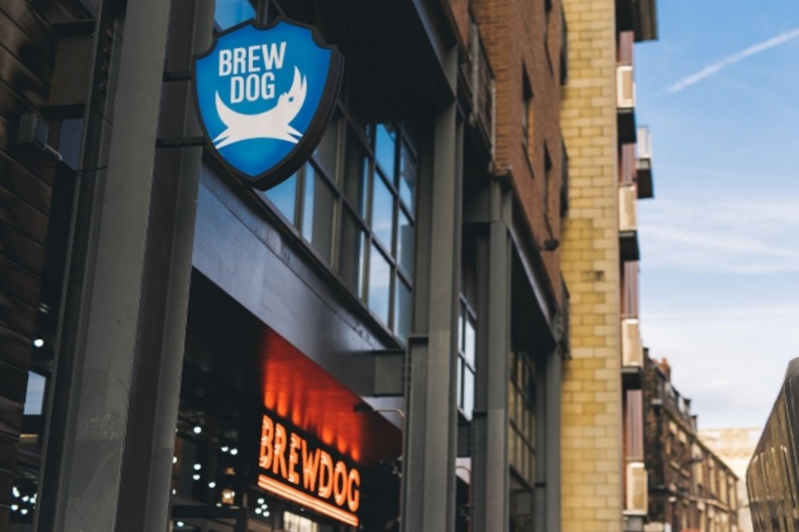KieraDiss's tweet image. Major pub chain to close 10 bars across the UK
The brewing giant, BrewDog, will close three London pubs and two in Scotland as part of the closures.
It will close its flagship bar and nine others across the UK as early as this Friday. The chain will close two Scotland bars and…