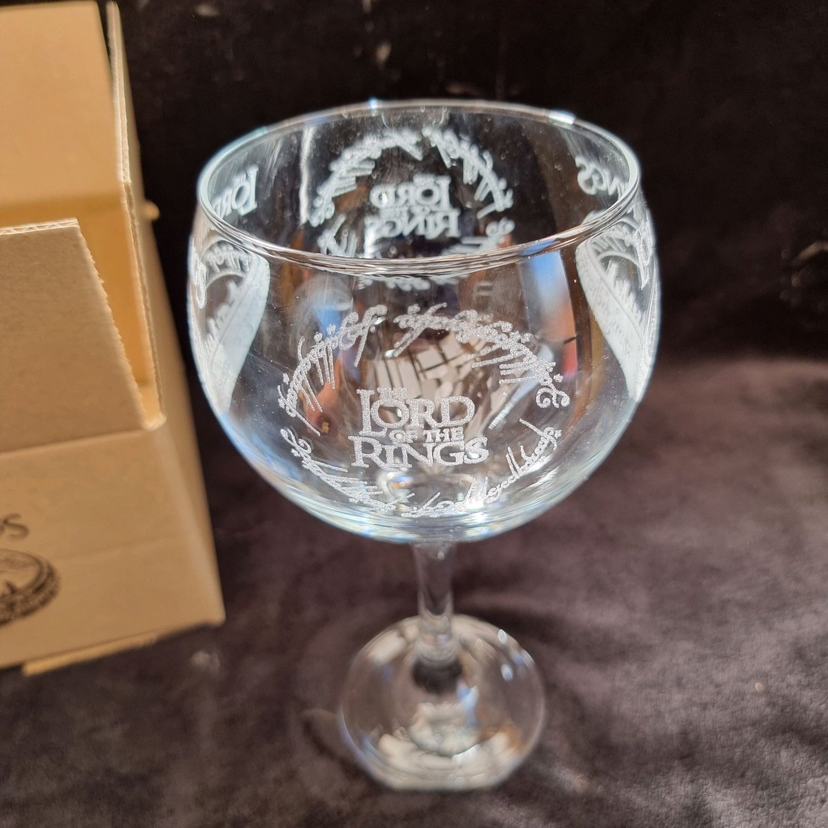 LeadDIYshop's tweet image. Looking to add a touch of Middle-earth to your drinkware collection? 🌍🍷 This Lord of the Rings glassware set is a good choice! 🧙‍♂️ What's your favorite fantasy movie?

🌐Website shop and socials🌐
🔗🔗🔗
linktr.ee/LeadDIYshop

#LordOfTheRings #FantasyFan #MiddleEarthVibes