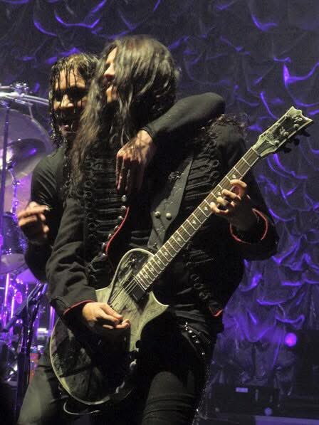 gusgofficial's tweet image. RIP @OzzyOsbourne 💔
Dear Ozzy - Thank you for everything you’ve done for me - the advice, the precious memories and for the Music. You changed my life forever
As a guitarist, It was the highest honor in my career to record & tour the world with u.
Condolences to the family