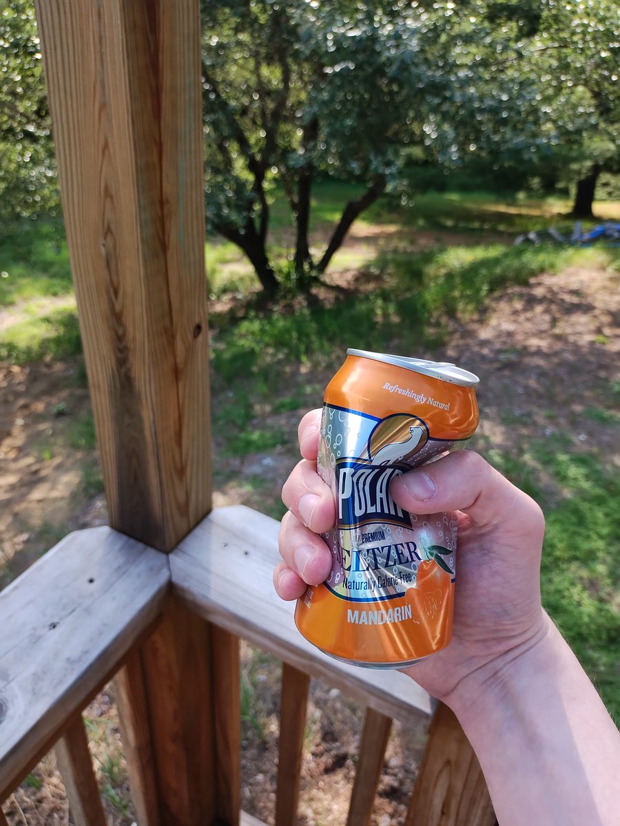 asdkfjasdlfjd's tweet image. Enjoying a refreshing and non-alcoholic beverage, due to my active addiction to beer