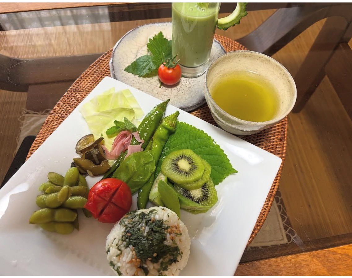 KkochinT's tweet image. おはようございます😃
爽やかなのは
朝ん間の今のうち
帯広では39℃の予報とか
確実に気候は変わって
来てますね😖
ゴーヤと野菜ばっかりで
暑さを乗り切ります🤣