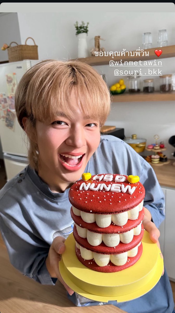WinMetawinUnite's tweet photo. [WIN METAWIN STORY IG UPDATE]

Happy Birthday Nunew from Souri &amp; Souri CEO 🎉🎂

#SOURIBKK #SOURI
#winmetawin @winmetawin
#snowballpowers https://t.co/P5uFBJk2mK