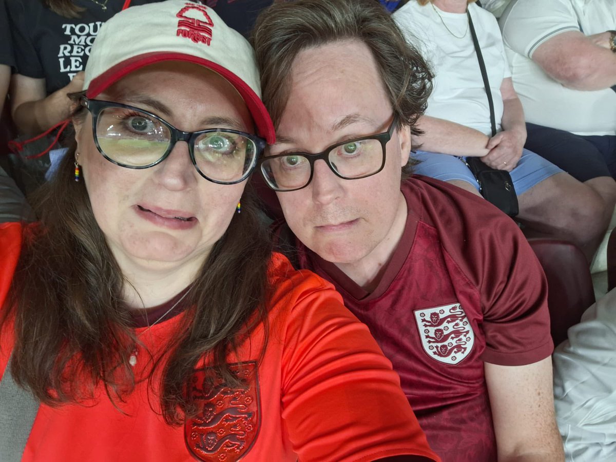 broxtoweindys's tweet image. Our Cllr Vanessa Smith watching it live in Geneva 😬😬
#englandwomen #EnglandItaly