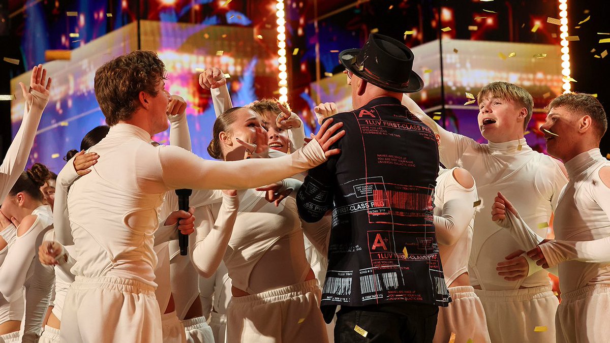 howiemandel's tweet image. What are some of your favorite golden buzzer moments on @AGT?