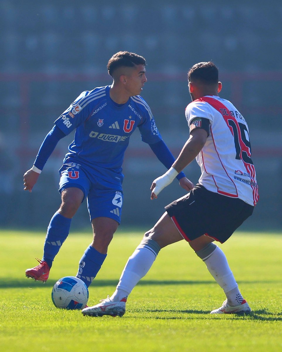 udechile's tweet image. ¡Con todo, Juli! 🤘🏼
Nuestro delantero y canterano, Julián Alfaro, fue cedido a préstamo a Everton con el objetivo de sumar continuidad y demostrar toda su habilidad. Le deseamos el mayor éxito en este desafío, esperando que vuelva fortalecido al Romántico Viajero 🔵🔴
Que sea…