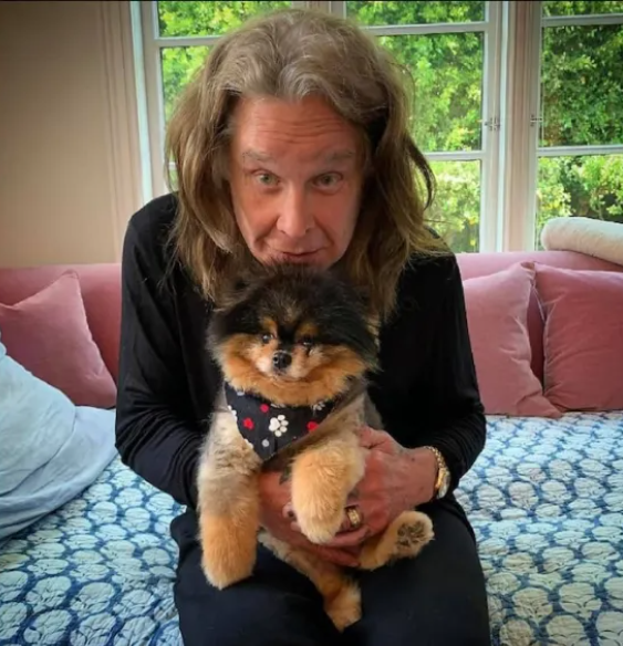 No te puedo creer lo de Ozzy. Que pena.