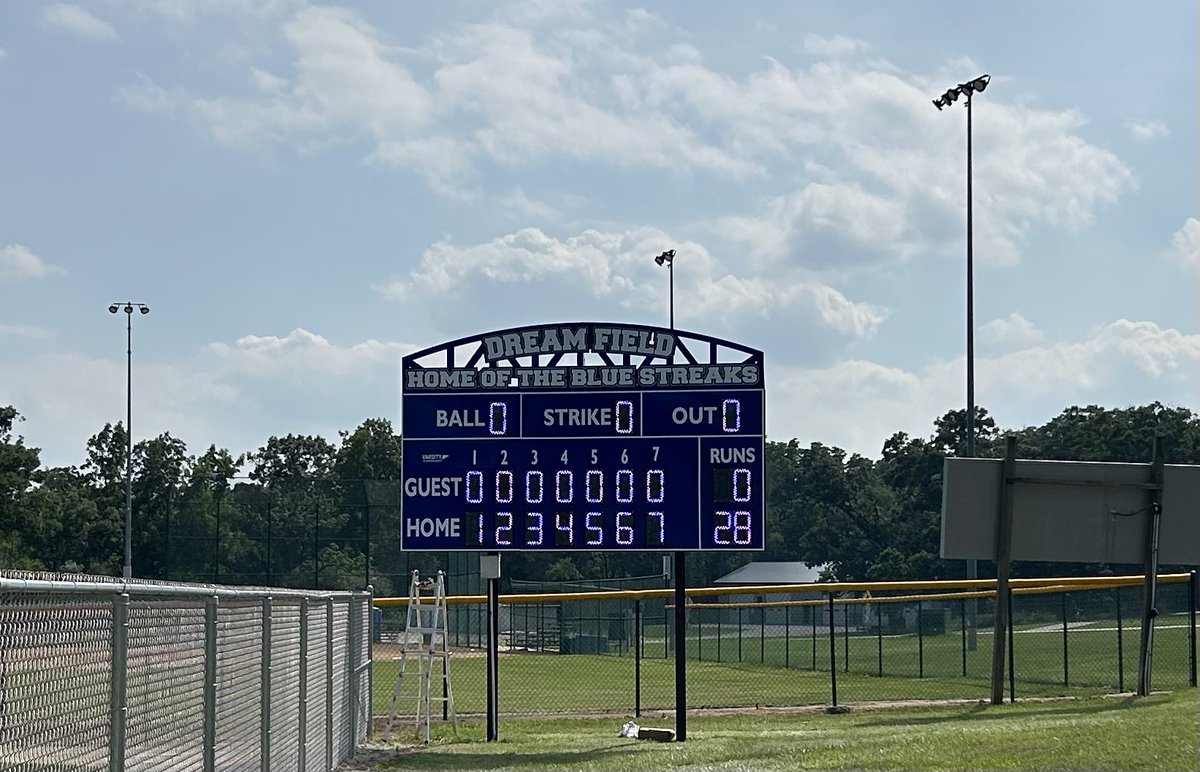 BlueStreakBSB's tweet image. Out with the old!
In with new!
What a great addition to the city park and Dream Field! #bluepride