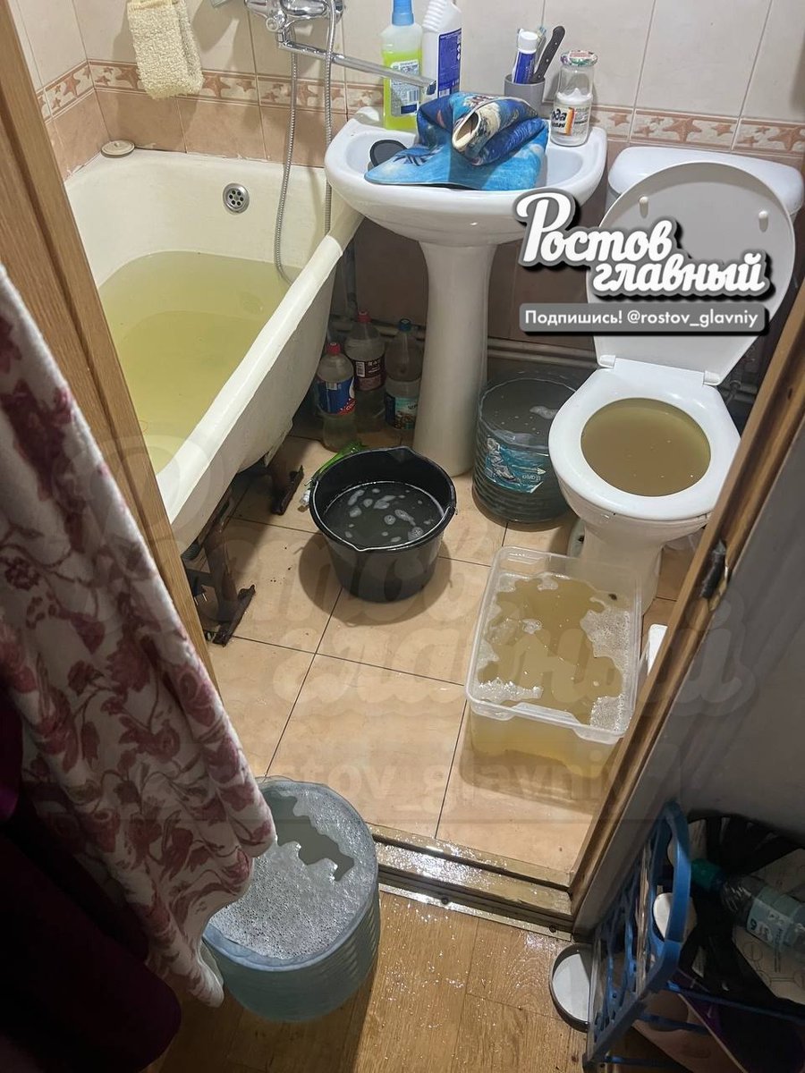 LXSummer1's tweet image. Rostov region, Russia β
π·πΊπ© Situation: Kamenka, 2-y pyatiletki, 10/1, 5th floor. The sewer system has been clogged for six months, and all the other people's sh*t is pouring into the apartment every week, - resident! It is supposed to smell accordingly. The management companyβ¦