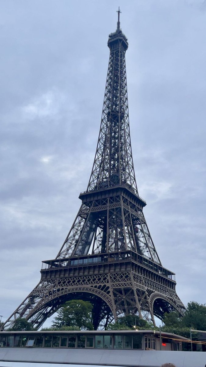 A___ashley's tweet photo. Oui 🇫🇷 https://t.co/NEsY6BJh9K