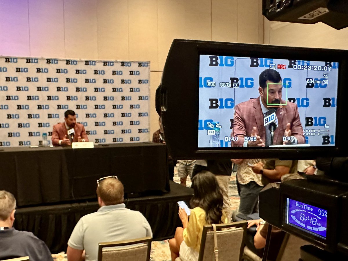 TomOrr4's tweet image. Ryan Day fielding questions from a huge group of reporters at Big Ten Media Days.