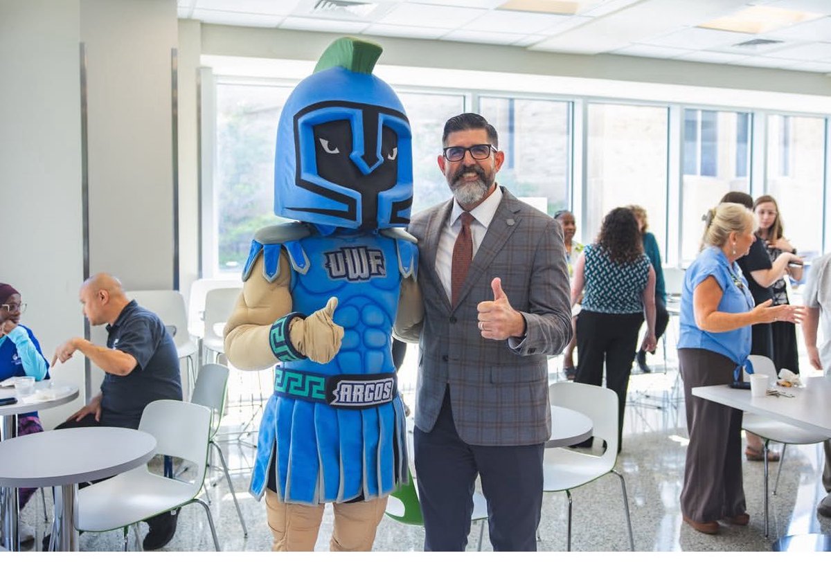 PresMannyDiazJr's tweet image. Great turnout today for "Coffee with the President" at @UWF , had the opportunity to meet a lot of the faculty and staff on campus & Argie! #GoArgos