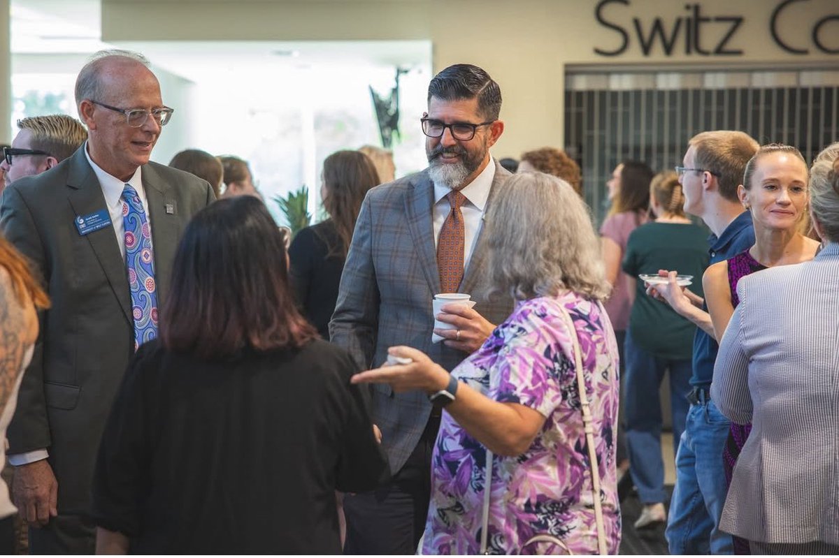 PresMannyDiazJr's tweet image. Great turnout today for "Coffee with the President" at @UWF , had the opportunity to meet a lot of the faculty and staff on campus & Argie! #GoArgos