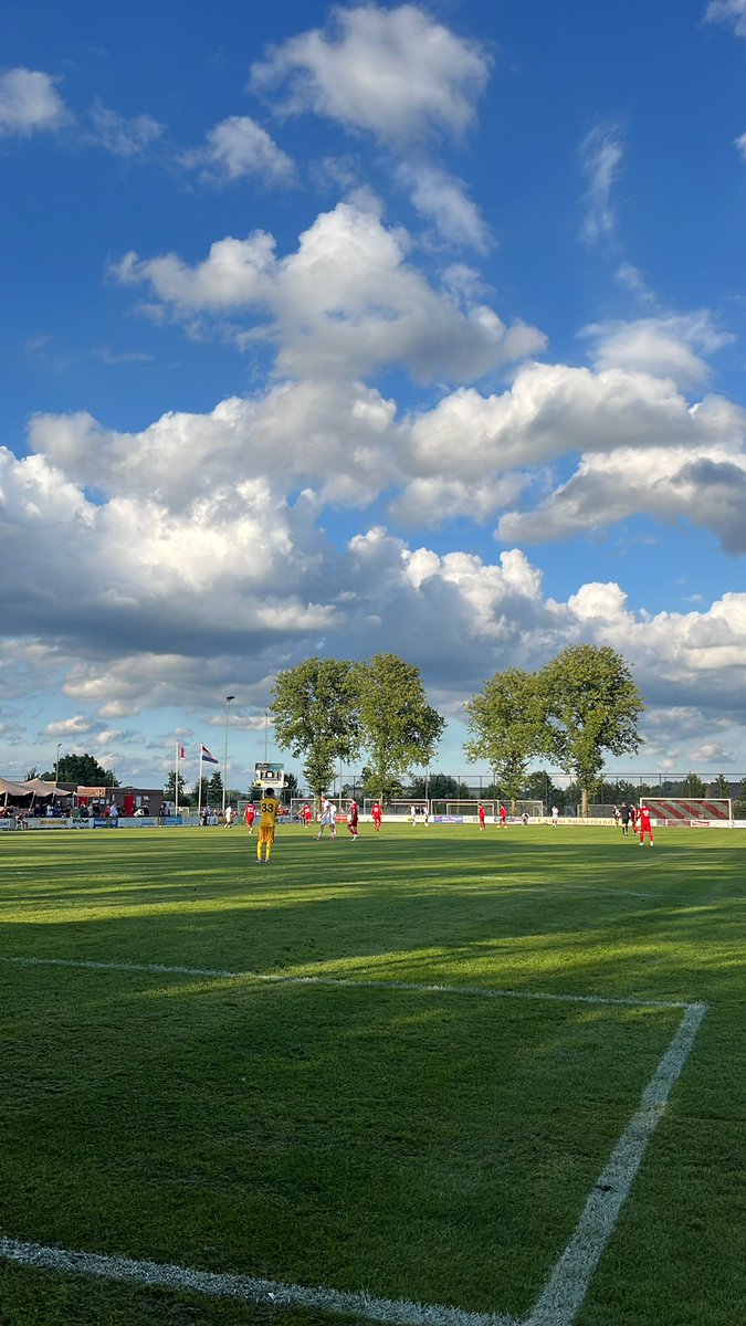 JBerrevoets's tweet image. Was een tof dagje zo ! Leuke pot voetbal! Mochten mensen nog vragen hebben over de wedstrijd stel ze vooral :)

#WitteLeeuwen | #TELsam