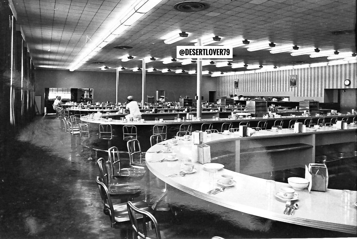 desertlover79's tweet image. قاعة الطعام Dining Hall من الداخل في مدينة الظهران نهاية الأربعينيات الميلادية
