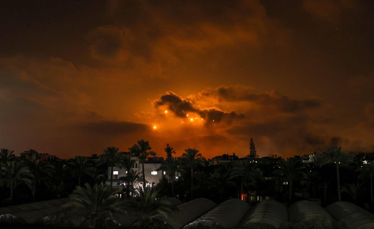 QatarNewsAgency's tweet image. استشهاد 19 فلسطينيا في قصف إسرائيلي على قطاع #غزة
#قنا #فلسطين
ow.ly/UcQj50WtFO9
