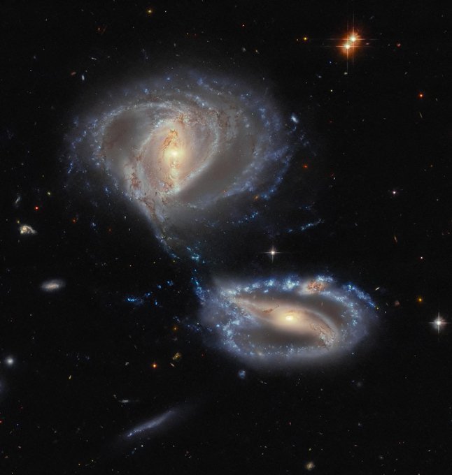 konstructivizm's tweet image. Arp-Madore 2339-661
Constellation: Tucana
Distance: 500 million light years
Arp-Madore 2339-661 is a system of three interacting galaxies located about 500 million light-years away.
Credit: ESA/Hubble & NASA, J. Dalcanton, Dark Energy Survey/DOE/FNAL/NOIRLab/NSF/AURA