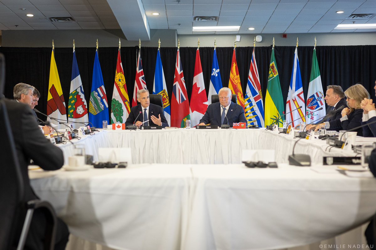 francoislegault's tweet image. Journée productive au Conseil de la fédération :
☑️ Rencontre avec le premier ministre de Terre-Neuve, John Hogan, pour poursuivre nos discussions sur l’entente de Churchill Falls et sur le potentiel exceptionnel de la Fosse du Labrador en minéraux critiques.
☑️ Rencontre…