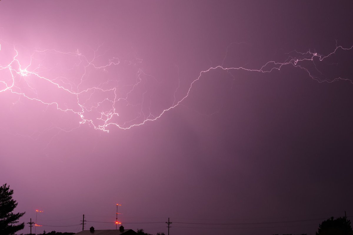 Lightning Photography from July 10th.
•
#photography #canonphotography #lightningphotography #canon #kansas #tripod 
•
Gear: Canon R7 with Canon EF-S 18-55mm lens.