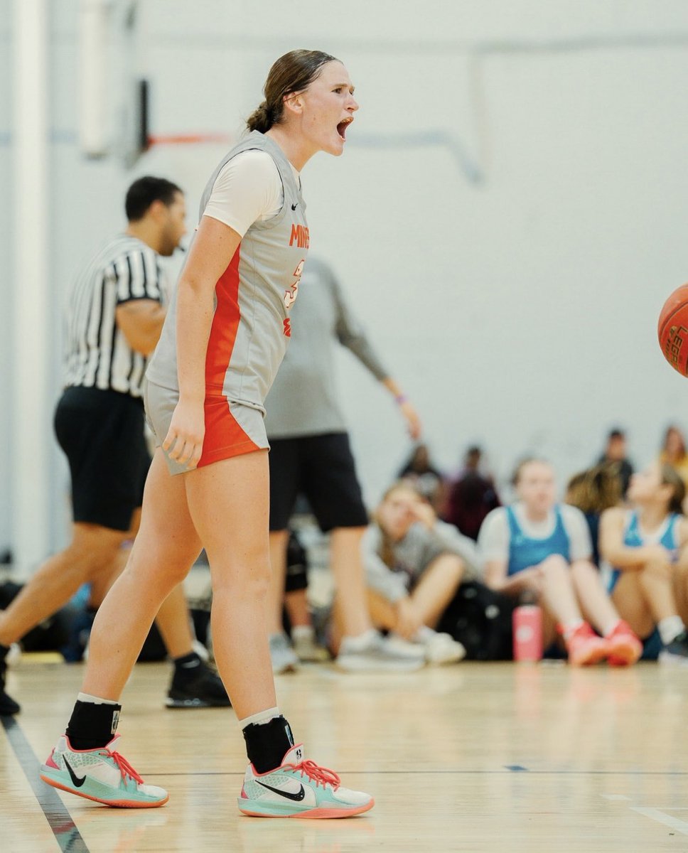 SaloShowcase's tweet image. Big finishes for these two in their AAU seasons 💪🏼
Now it's our time to break things down, add tools to the bag, strengthen the weaknesses and continue building the understanding of the game!
Athletes from ANYWHERE.... join us 🫡🫡