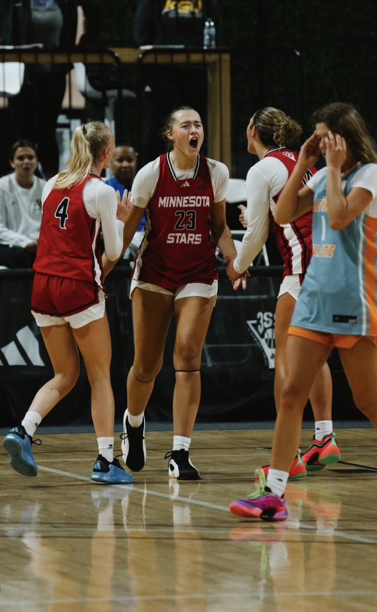 SaloShowcase's tweet image. Big finishes for these two in their AAU seasons 💪🏼
Now it's our time to break things down, add tools to the bag, strengthen the weaknesses and continue building the understanding of the game!
Athletes from ANYWHERE.... join us 🫡🫡