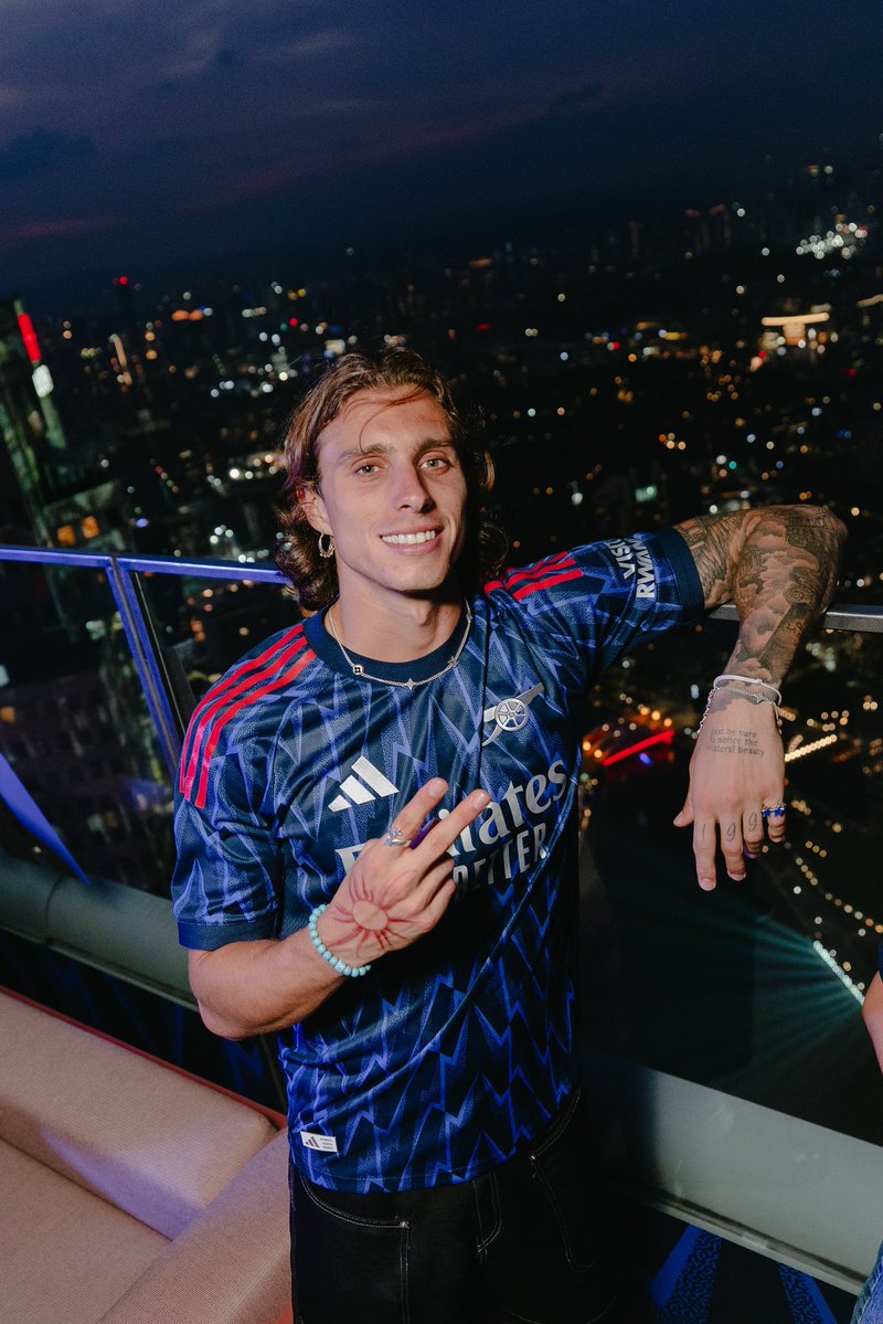 DailyAFC's tweet image. To celebrate the release of the new Arsenal away kit, we are giving one away!👕
To enter, simply like this post & follow @PurelyFootball 📲
Winner announced in 48 hours, good luck!🙌⏰