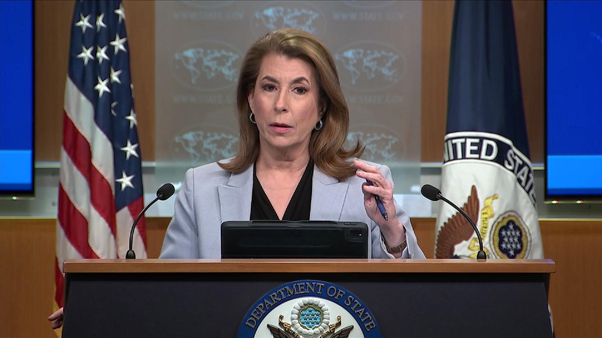 KhaleejMag's tweet image. "Talks regarding mediation on Kashmir will be held with the Pakistani leader on Friday", US State Department spokesperson Tammy Bruce