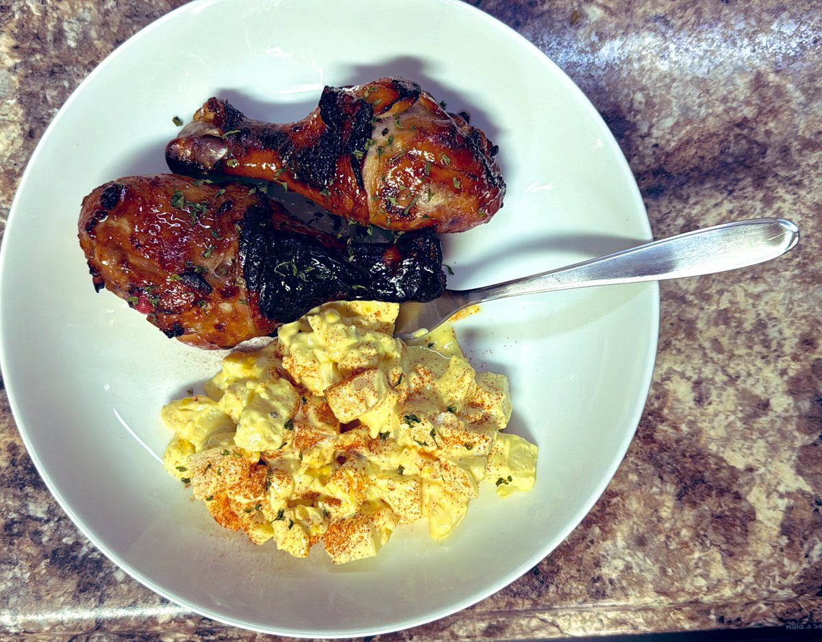 _donutninja's tweet image. Sweet & sticky baked chicken drumsticks. We like to buy 10lb bags of leg quarters and drumsticks. I’ll stock up when they are on sale. Can’t beat a budget friendly protein that cooks up quick.