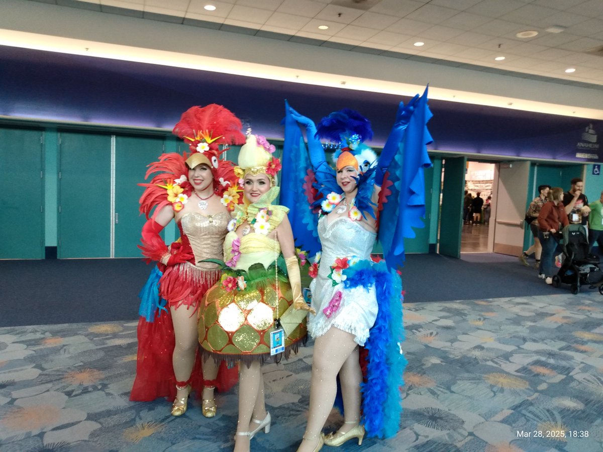 A few lovely cosplayers at <a href="/WonderCon/">WonderCon</a>