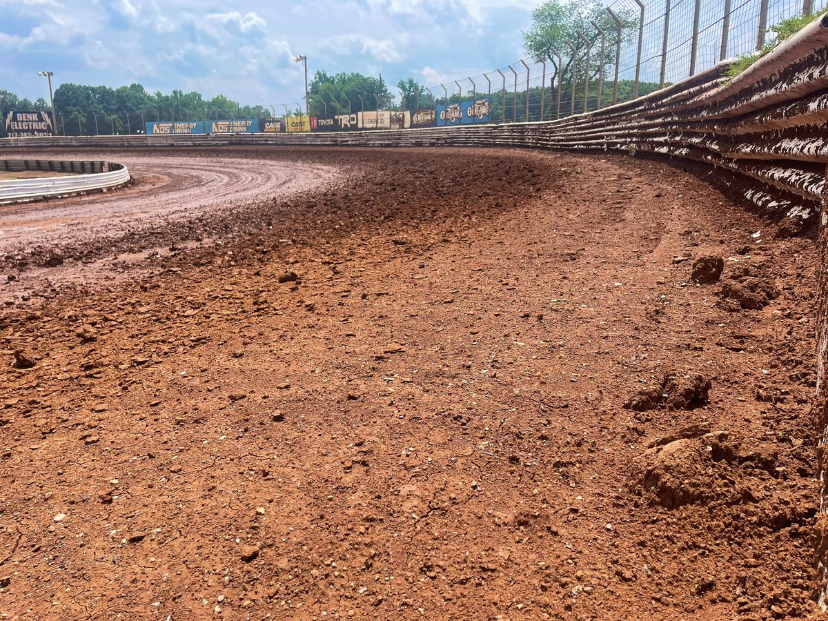 WorldofOutlaws's tweet image. That @BAPSRace red clay ๐
The Greatest Show on Dirt invades tomorrow for the Brickerโs Bash!
๐๐๐๐๐๐๐ ๐๏ธ bit.ly/BAPSTix25