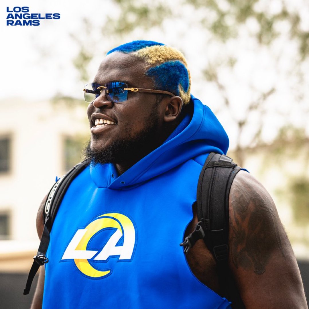 Kevin Dotson showing up to Training Camp in style 😳