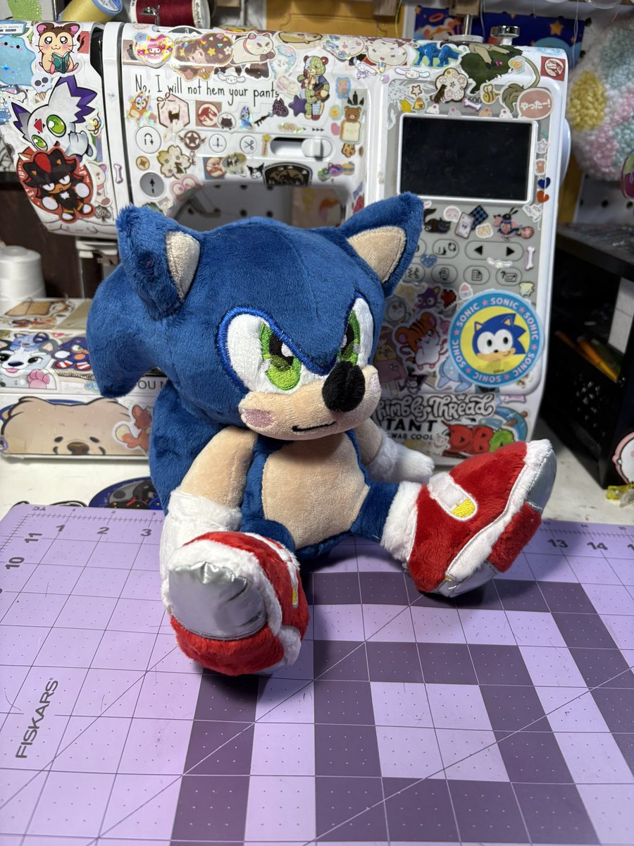ThimblesThread's tweet image. Running around at the speed of sound got places to go gotta follow my rainbow 🌈
Soap shoes Sonic is here and ready for Sonic Expo Atlanta!