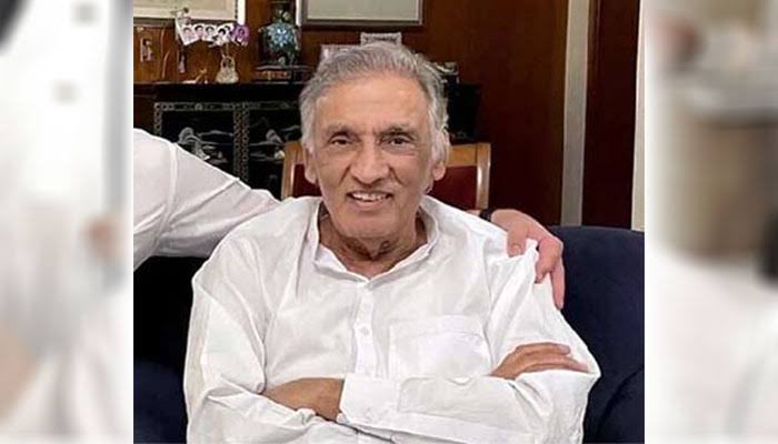 دنیا میں انے والے ھر شخص کوواپس لوٹ کرخدا کے پاس جانا ھوتاھے زندگی کا یہ سفرموت پراختتام پذیر ھوتا ھےمگر یاد وھی رہ جاتےھیں جواپنے نقوش دنیا میں چھوڑ جاتے ھیں جنھیں لوگ اچھے الفاظ میں یاد کرتے ھیں میاں اظہربلا شبہ ایک غیرمعمولی شخصیت تھے ھر سطح انکا احترام تھا اللہ مغفرت فرمائیے
