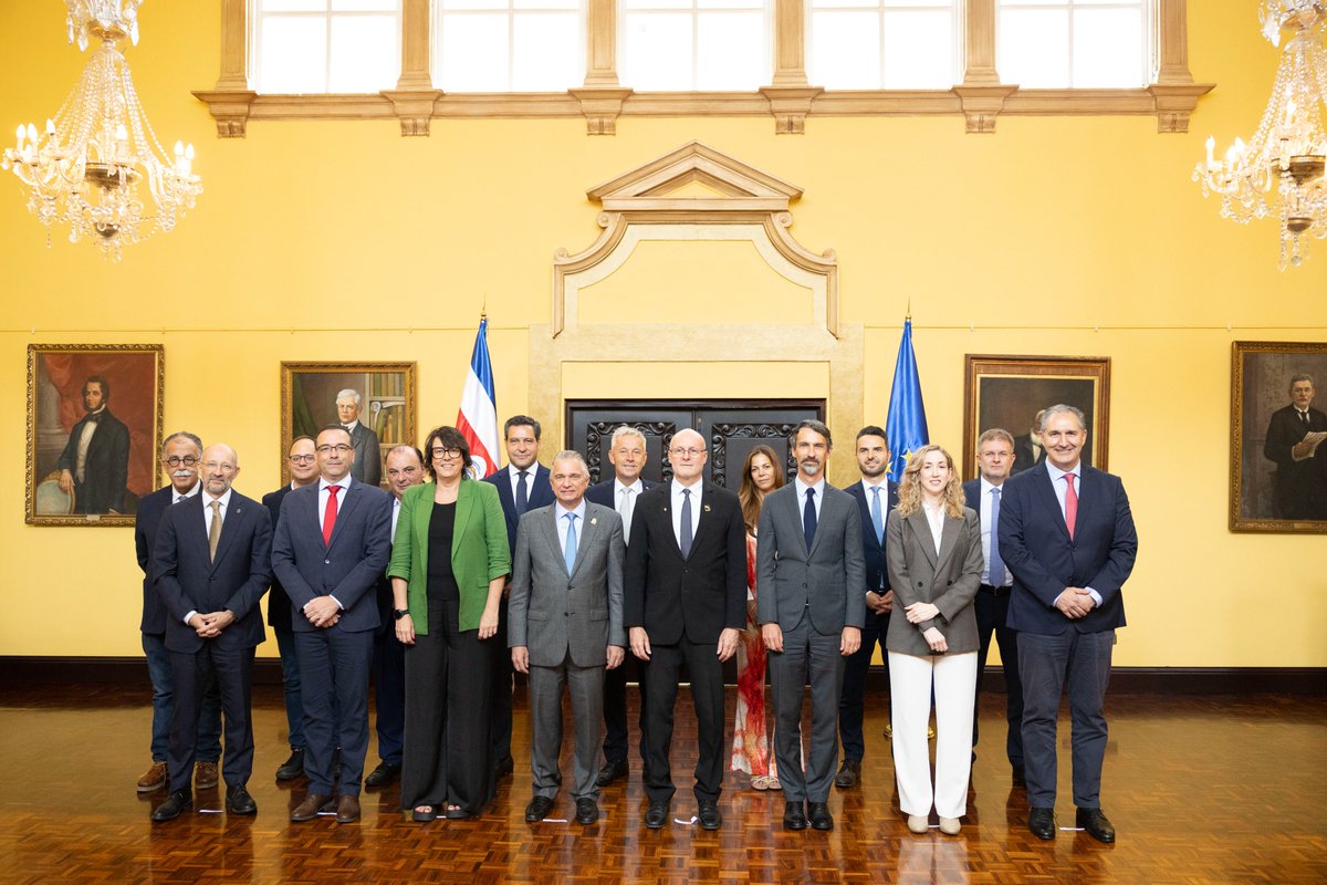 Unión Europea en Costa Rica 🇪🇺 (@ueencostarica) on Twitter photo Costa Rica 🇨🇷 recibió a la delegación del Parlamento Europeo 🇪🇺 encabezada por <a href="/DianaRibaGiner/">Diana Riba i Giner</a>. Junto al VP <a href="/_stephanbrunner/">stephan_brunner</a> , el Canciller <a href="/arnoldoandre/">Arnoldo Andre Tinoco</a> y viceministros de <a href="/CRMinae/">Ministerio de Ambiente y Energía de Costa Rica</a> y <a href="/comexcr/">M. Comercio Exterior</a>, reforzaron cooperación en comercio, energía limpia, clima y paz global. Costa Rica 🇨🇷 recibió a la delegación del Parlamento Europeo 🇪🇺 encabezada por <a href="/DianaRibaGiner/">Diana Riba i Giner</a>. Junto al VP <a href="/_stephanbrunner/">stephan_brunner</a> , el Canciller <a href="/arnoldoandre/">Arnoldo Andre Tinoco</a> y viceministros de <a href="/CRMinae/">Ministerio de Ambiente y Energía de Costa Rica</a> y <a href="/comexcr/">M. Comercio Exterior</a>, reforzaron cooperación en comercio, energía limpia, clima y paz global.