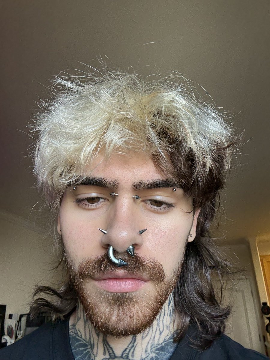 i_exsilium's tweet photo. Hungover on a Tuesday who’s proud https://t.co/0eaf8cBlVj