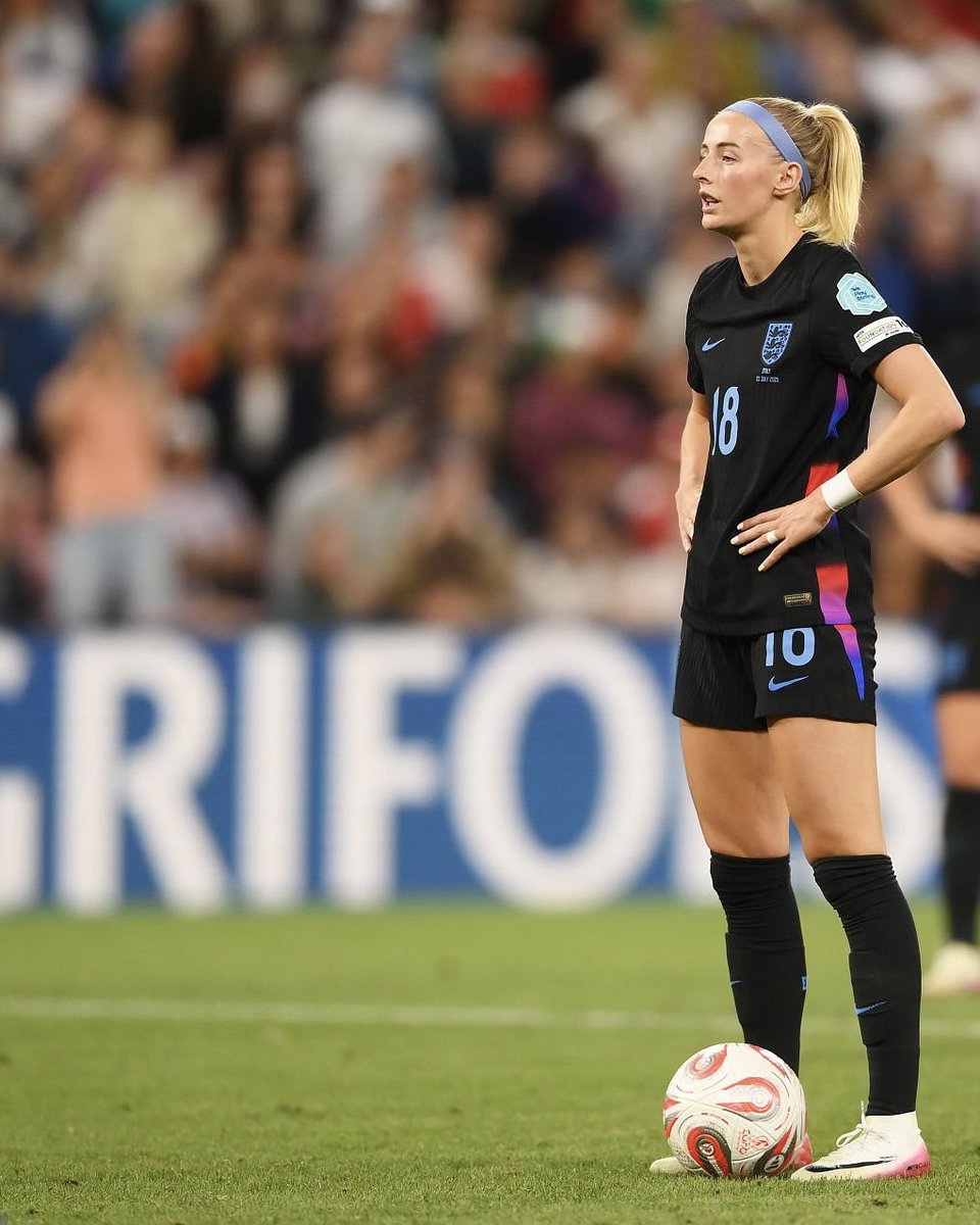 classicshirts's tweet image. Back-to-back.
The Lionesses make consecutive Euros Finals. Chloe Kelly lives for the big occasion.
Time to retain that title.
