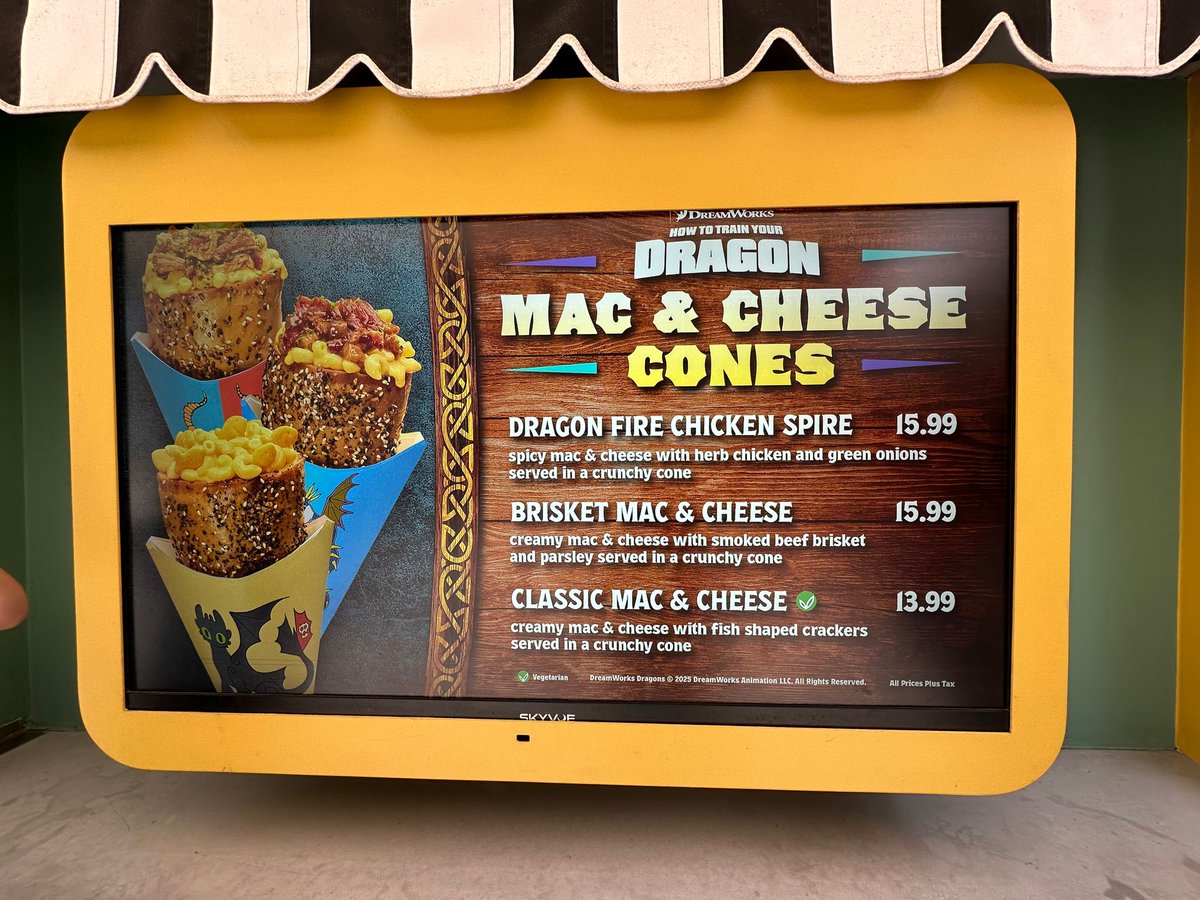 insideuniversal's tweet image. City Snacks is now selling How to Train your Dragon Mac & Cheese cones! Available in 3 options: Dragon Fire Chicken Spire, Classic, and Brisket. @UniStudios