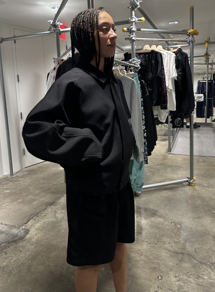 fellinysl's tweet image. My husband and I are genuinely in love with this Christopher Nemeth jacket 🧘🏽♀️