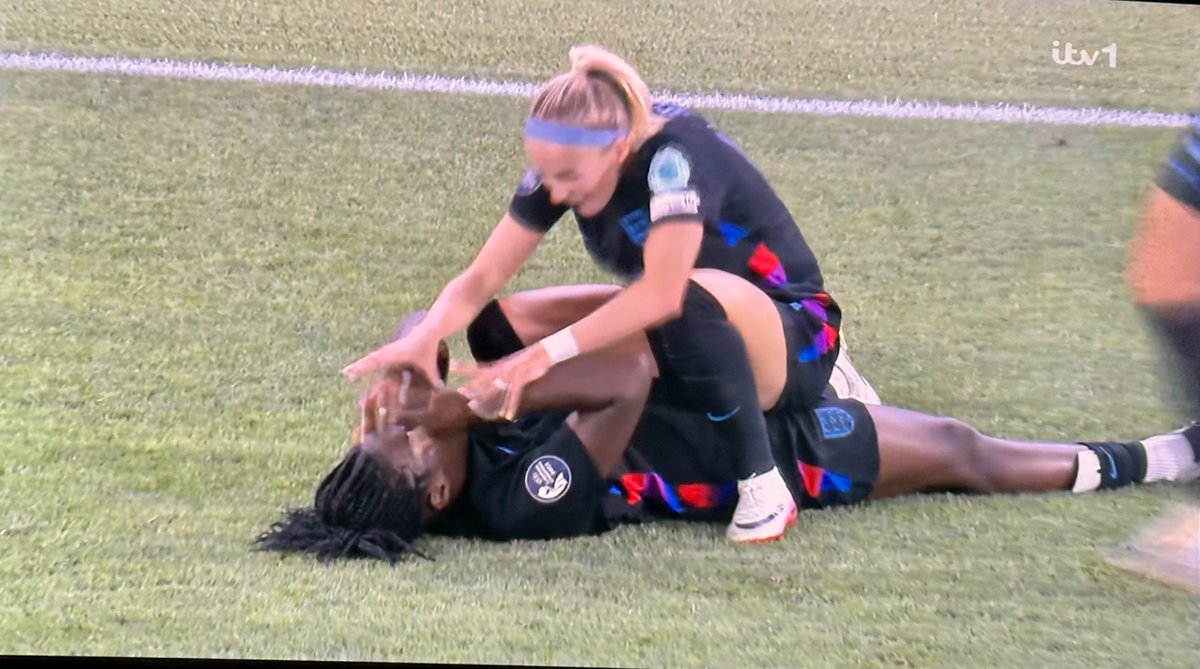 TheOutsider40's tweet image. The lionesses have taken the living dangerously to a new level!! Wow👏🏾👏🏾👏🏾🏴🏴🏴⚽️
#champions