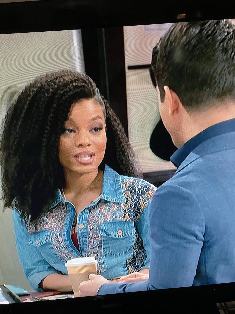 simmons6654's tweet image. Am I suppose to believe that Tomas has BD ENERGY to handle both Kat and Eva 🤫
Kat let your sister have this L😀😃
Eva you need friends 😀😃
#BeyondTheGates
#BTG