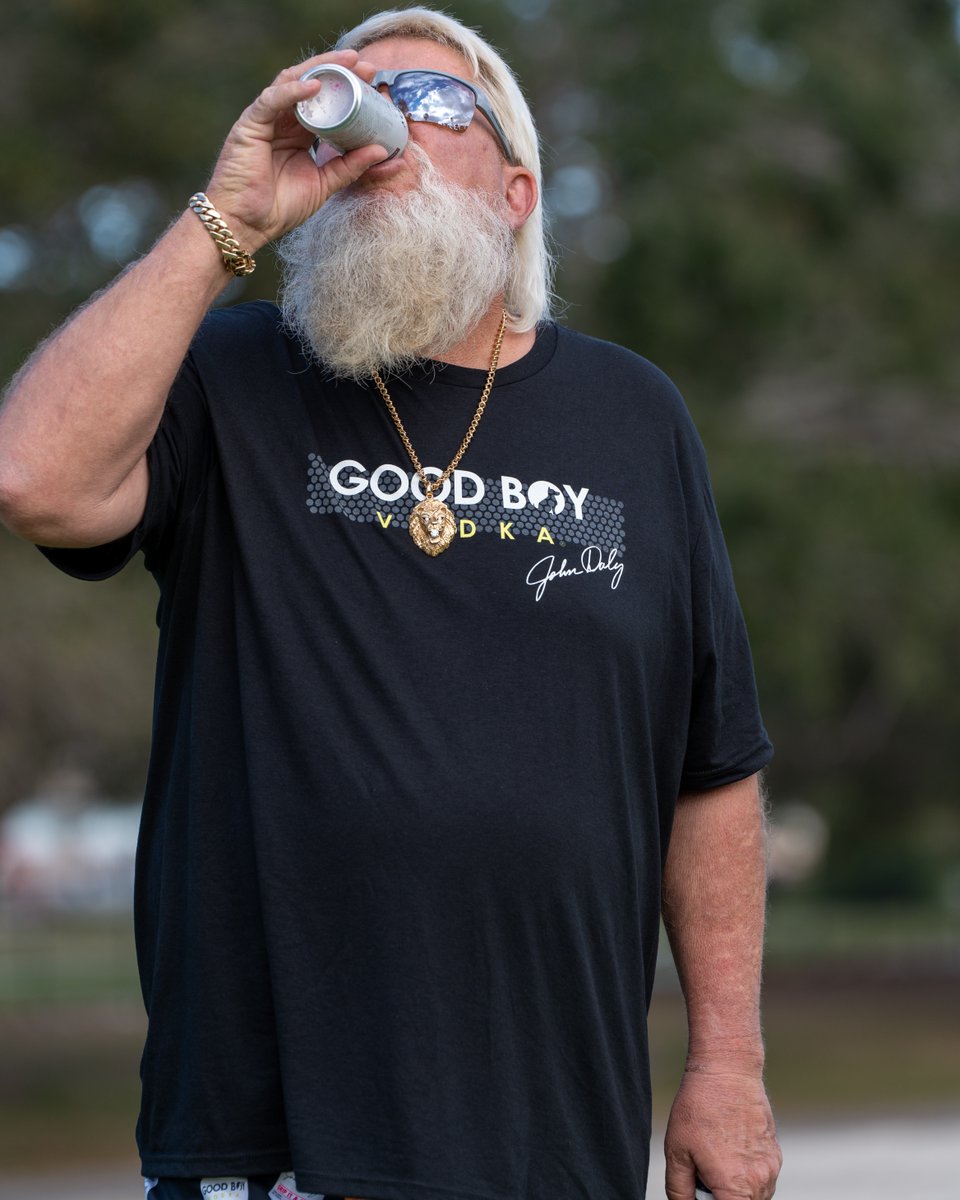 GoodBoy_Vodka's tweet image. Bottoms up this Friday at John Daly's bar in Nashville 🍋 Grab a Good Boy, catch JD’s movie debut on the big screen, and who knows… you might even see the man himself 🕶️🎬 See you at 7 PM.
#JohnDaly #GoodBoyVodka #NashvilleEvents #EveryPourHelpsAPup