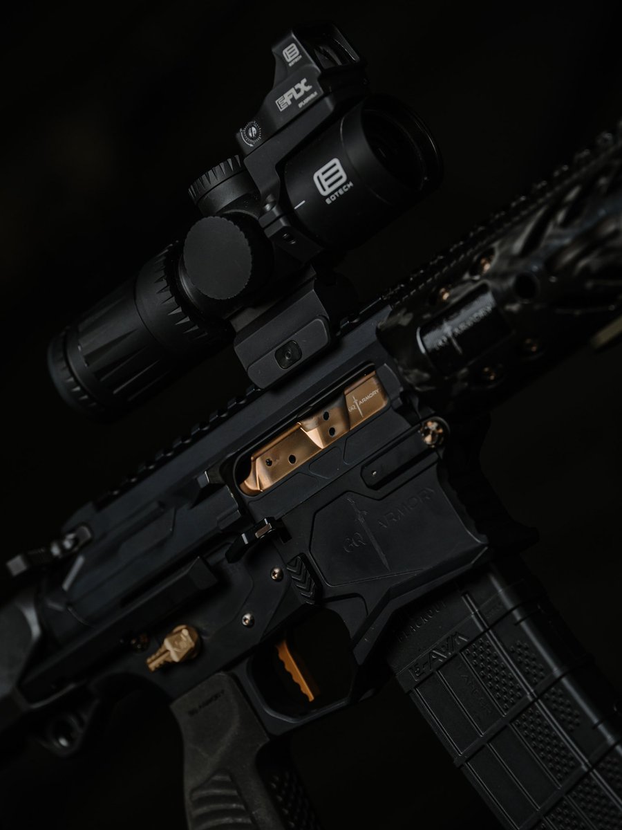 EOTECHInc's tweet image. There is something to be said for small optics on small, lightweight guns. Vudu 3-9 with an EFLX on this 4.1LB 300BLK rifle is just about as good as it gets.
#EOTECH #TRUCKGUN