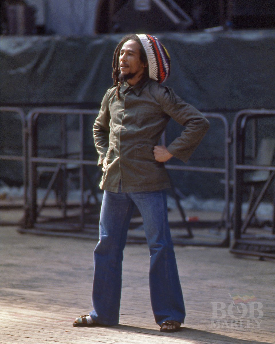 bobmarley's tweet image. “While they fight you down, stand firm and give JAH thanks and praises.” #somuchthingstosay #bobmarley
📷 by David Burnett
©️ Fifty-Six Hope Road Music Ltd.