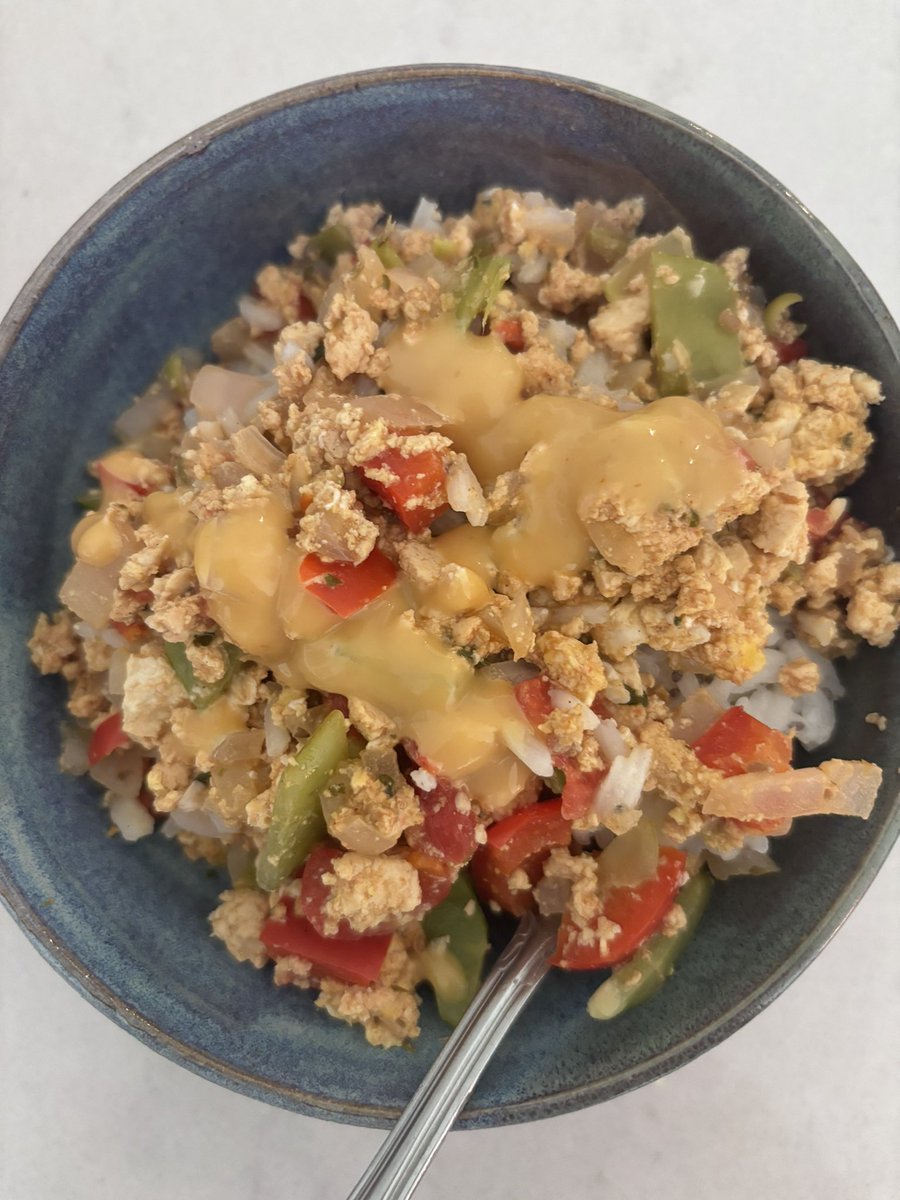 tofu scramble rice bowl (ik it looks nasty but it’s rlly good