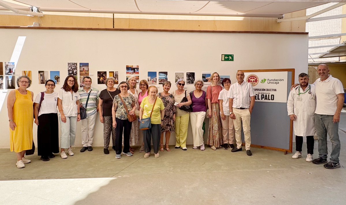 pozo_mariano's tweet image. El orgullo de ver sus fotografía expuestas por primera vez. Bravo por los alumn@s del taller de la @escuelaf22 y @FundUnicaja en el Centro de Mayores en Activo
de El Palo