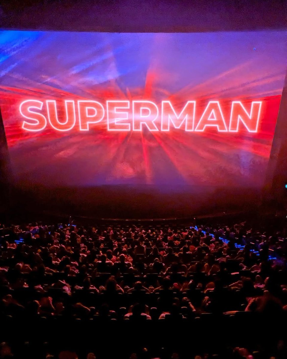 DCLegacy_'s tweet image. #Superman depuis la salle du projectionniste au BFI IMAX à Londres !